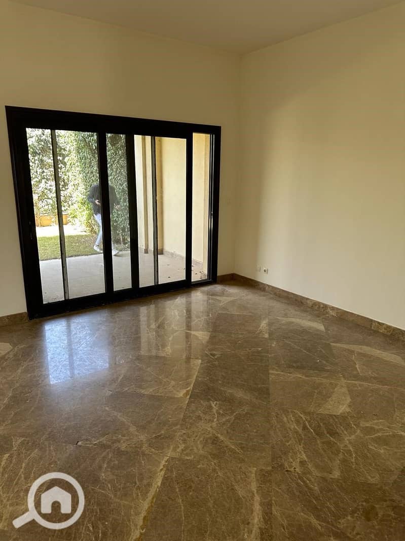 3 4c8f9a6d-ad30-4e99-af8e-7f6541c7c1a0. jpg