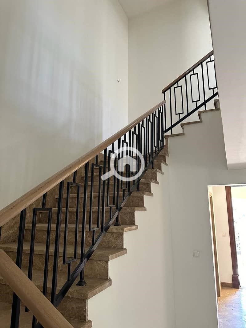 4 4edb1371-c889-4aa1-af15-1ebbc480f675. jpg