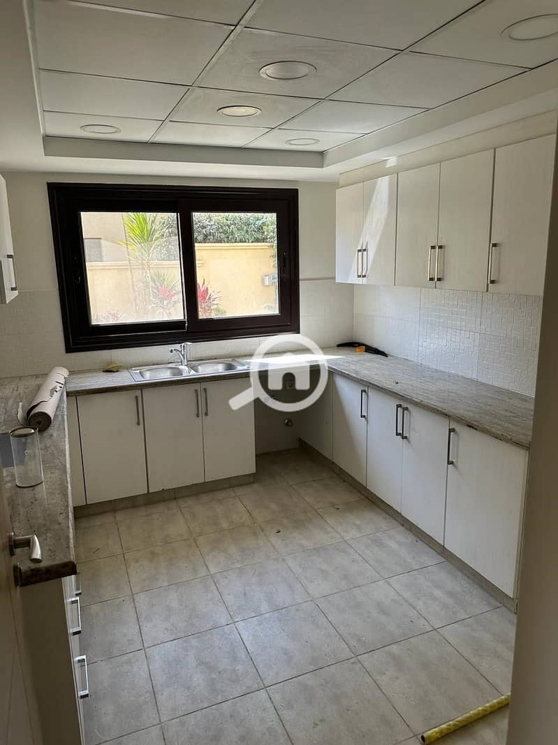 6 6b396eb3-ab65-4799-a96d-c7c6a738462a. jpg