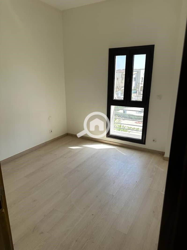 15 bffbcfc3-3497-45e3-a33c-743d326563f2. jpg