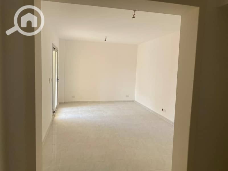 2 4ae475e1-8eee-4c50-a3d6-7a84d1e49110. jpg