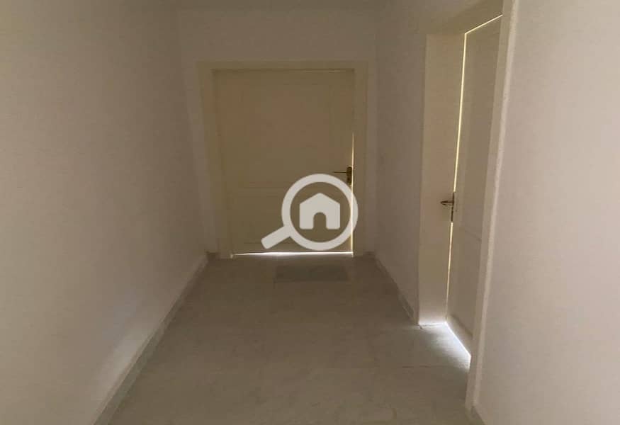 5 a39cd671-1b00-4d80-886d-a1e09f1a1b2a. jpg