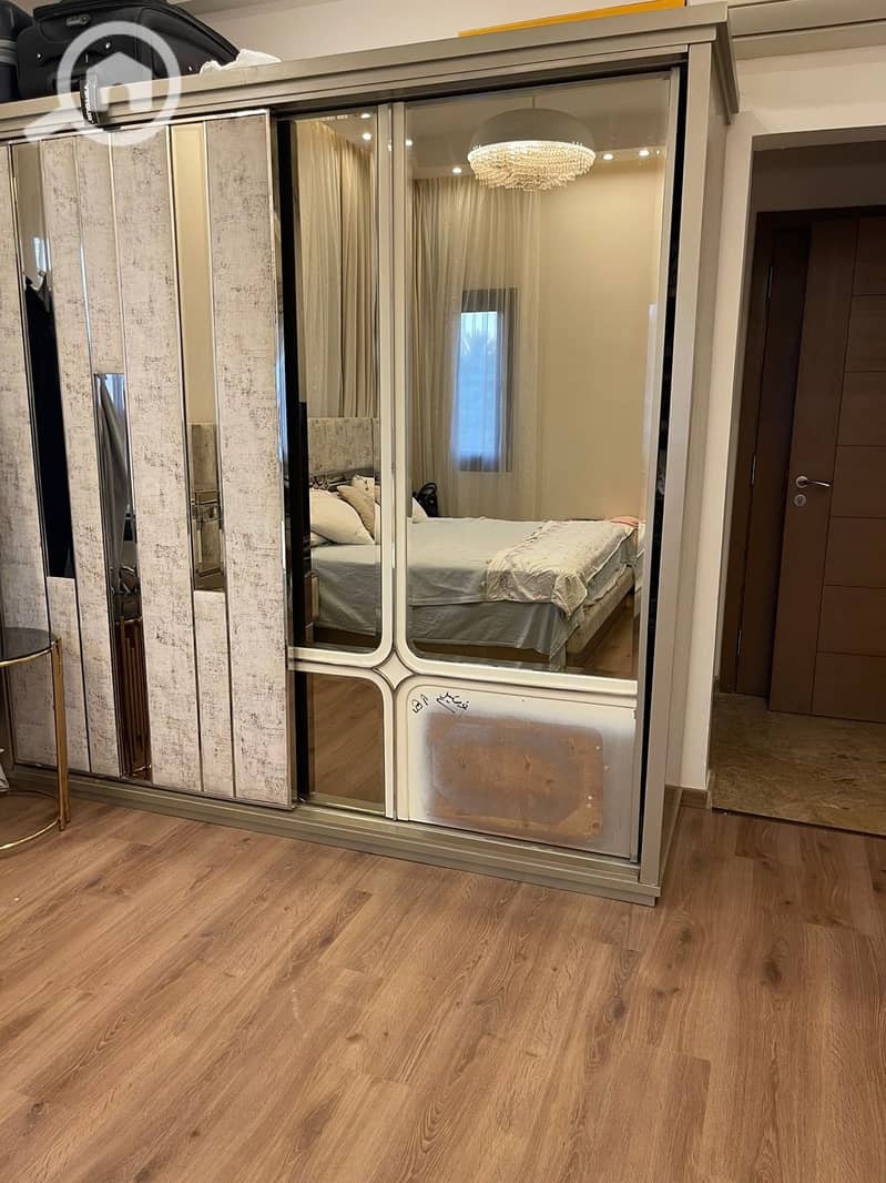 22 b3977ba1-cc68-4726-89fe-63b0627acfb1. jpg