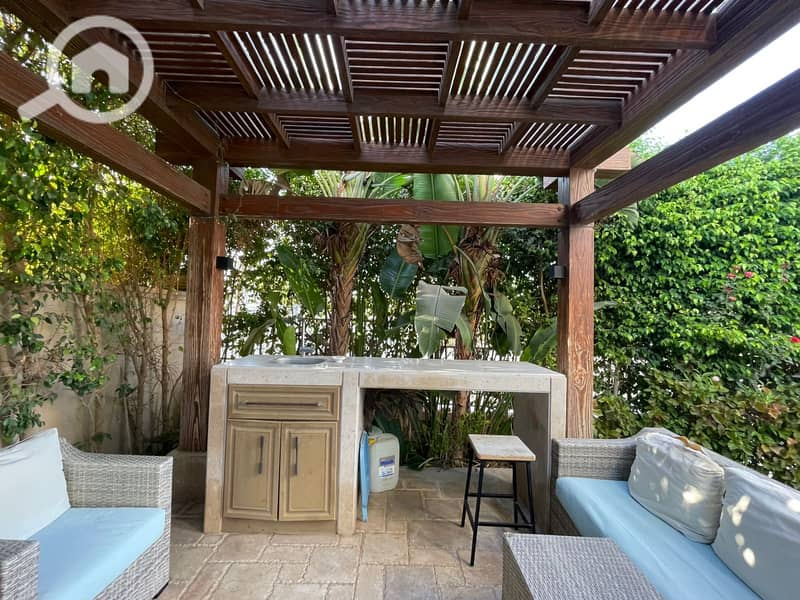 25 df6e024d-2d5c-4319-9aed-2f7efc4057cd. jpg