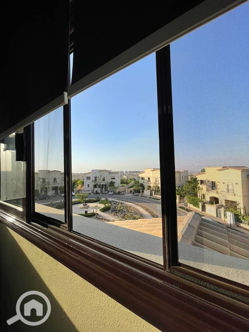 26 f5999fa3-6149-4085-b500-aec74bd268e1. jpg