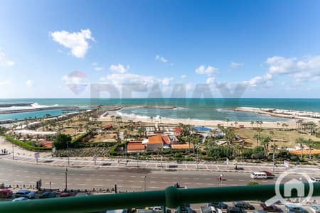 فلیٹ 5 غرف نوم للايجار في سان ستيفانو، الإسكندرية - 1. jpg