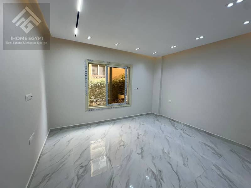 4 7f497a7d-abc4-4a19-a14b-235fc5eff4f9. jpg