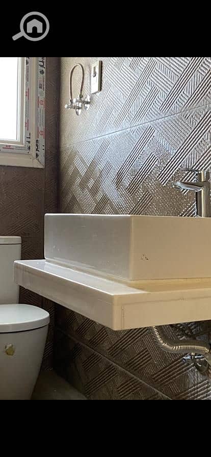 7 6f66eef9-5018-4c2a-be5c-c3c6dbdfafb1. jpg