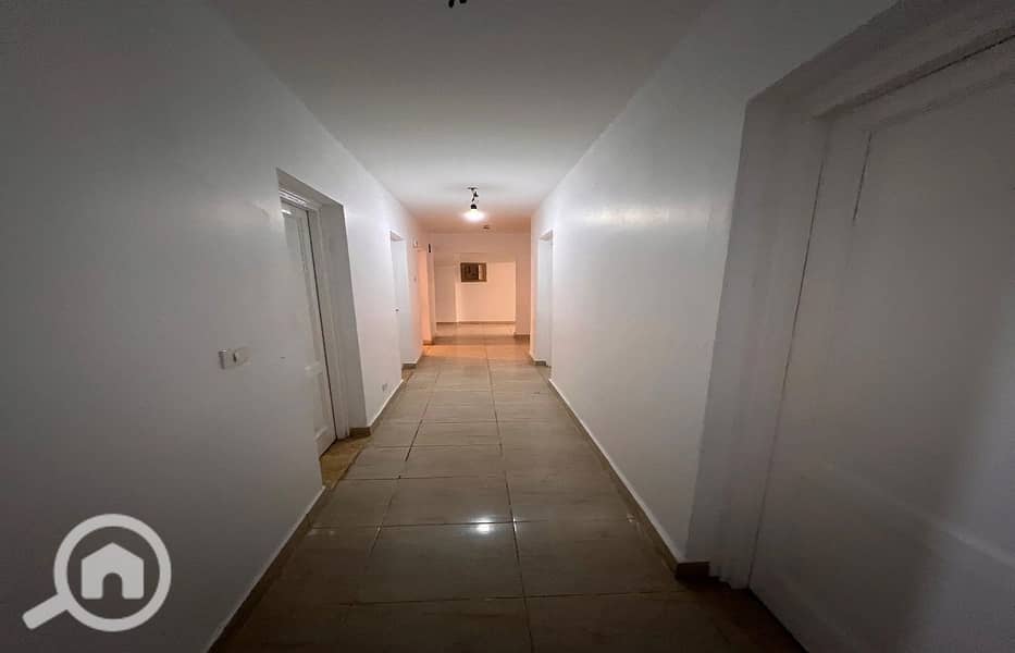 12 b813f272-6516-4fb9-a5a1-38585f6dedb9. jpg