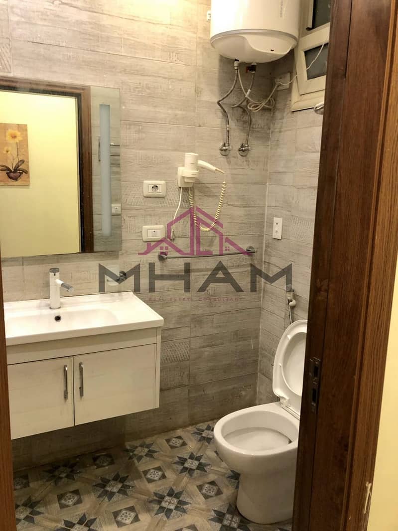 4 photo_5996580068655827874_y. jpg