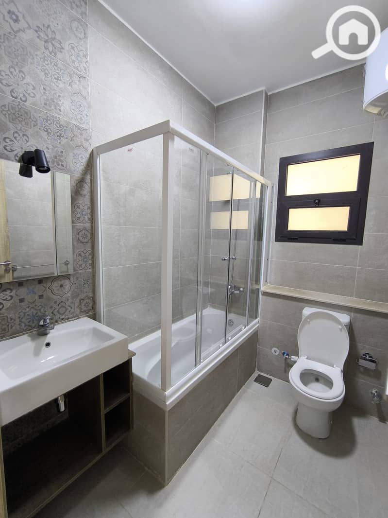 21 293c7b6e-94d4-4be1-8572-74a9af10f2c7. jpeg