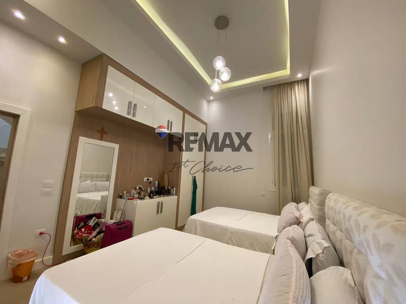 18 633d880f-ddd4-4349-90eb-2b9922edebd7. jpg