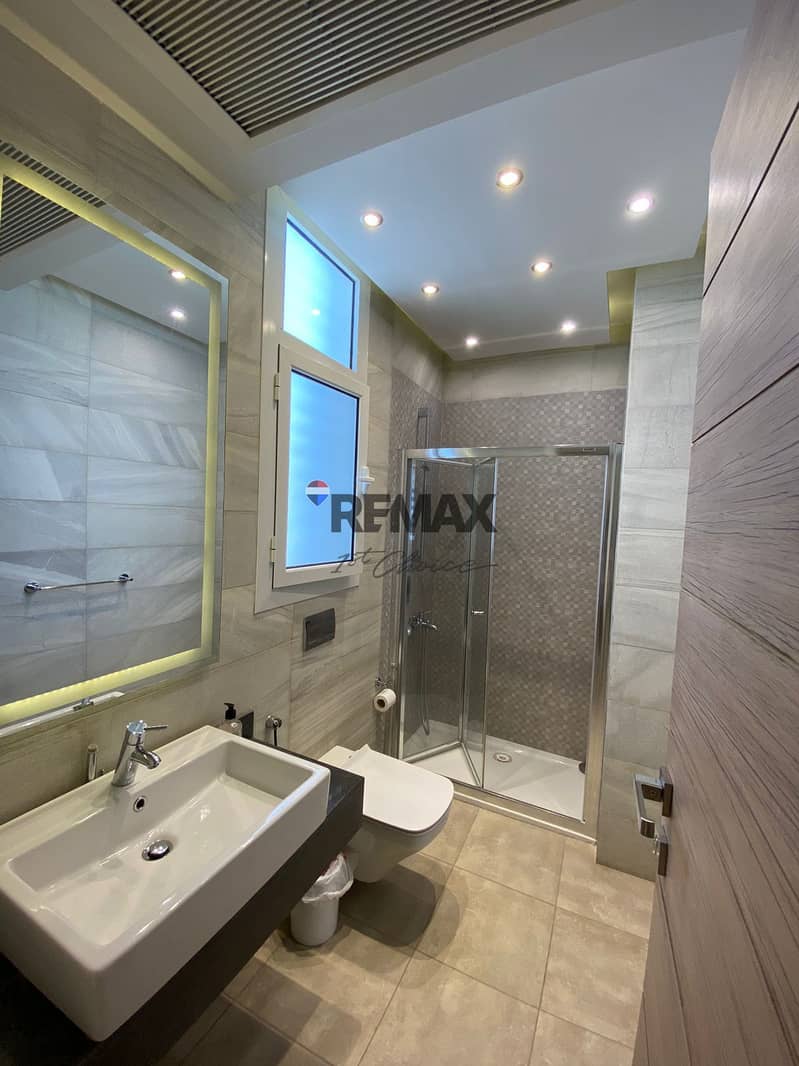 25 e310fe83-0eef-4d71-a7da-7789f48de408. jpg