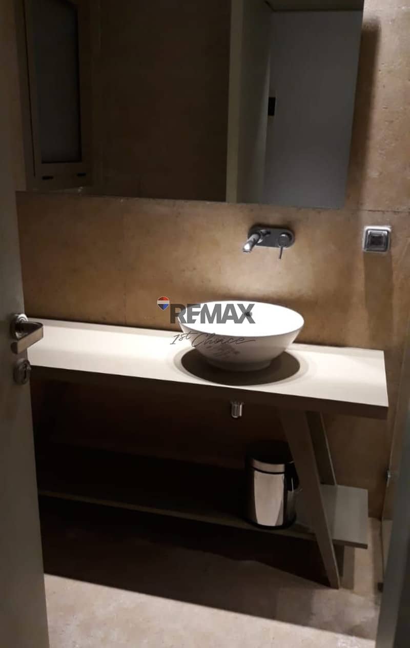 34 9b1068c8-caac-48ee-af2c-c641e5d6a6e0. jpg