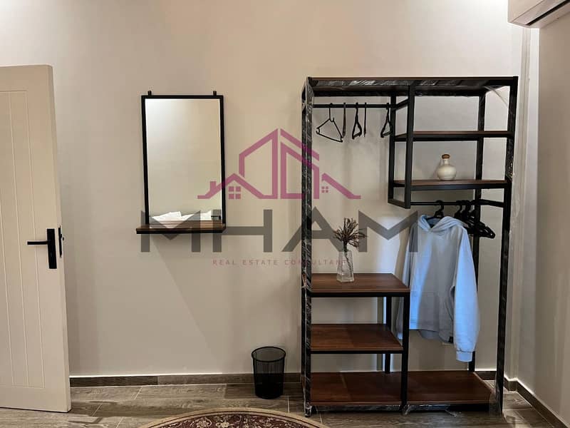 12 photo_5996580068655827898_y. jpg