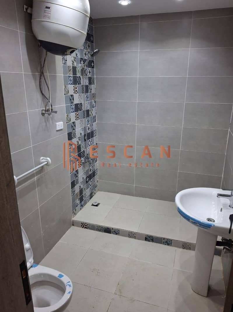 13 0f402b7e-40c7-458d-8324-a6d156d4c0f7. jpg