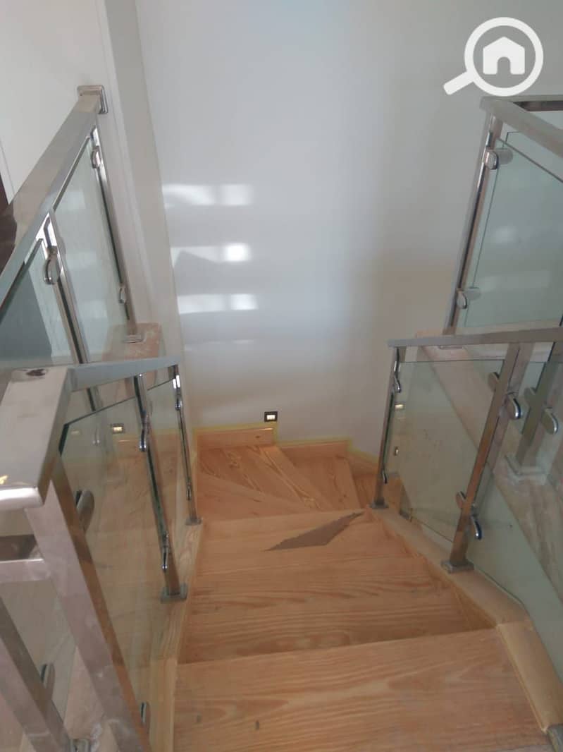 8 c1336097-302b-49ad-b3bb-f38206c93172. jpg