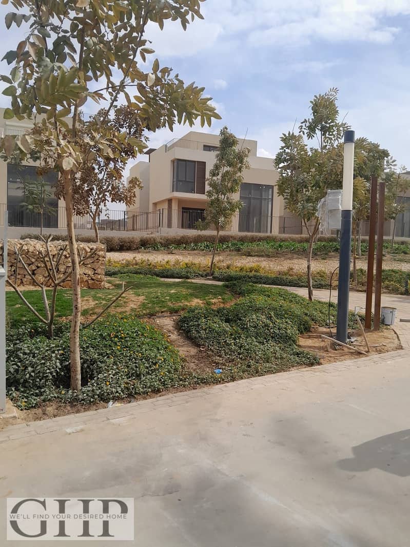 10 b4f9e090-e654-4c8f-af14-7ecc527e41d5. jpg