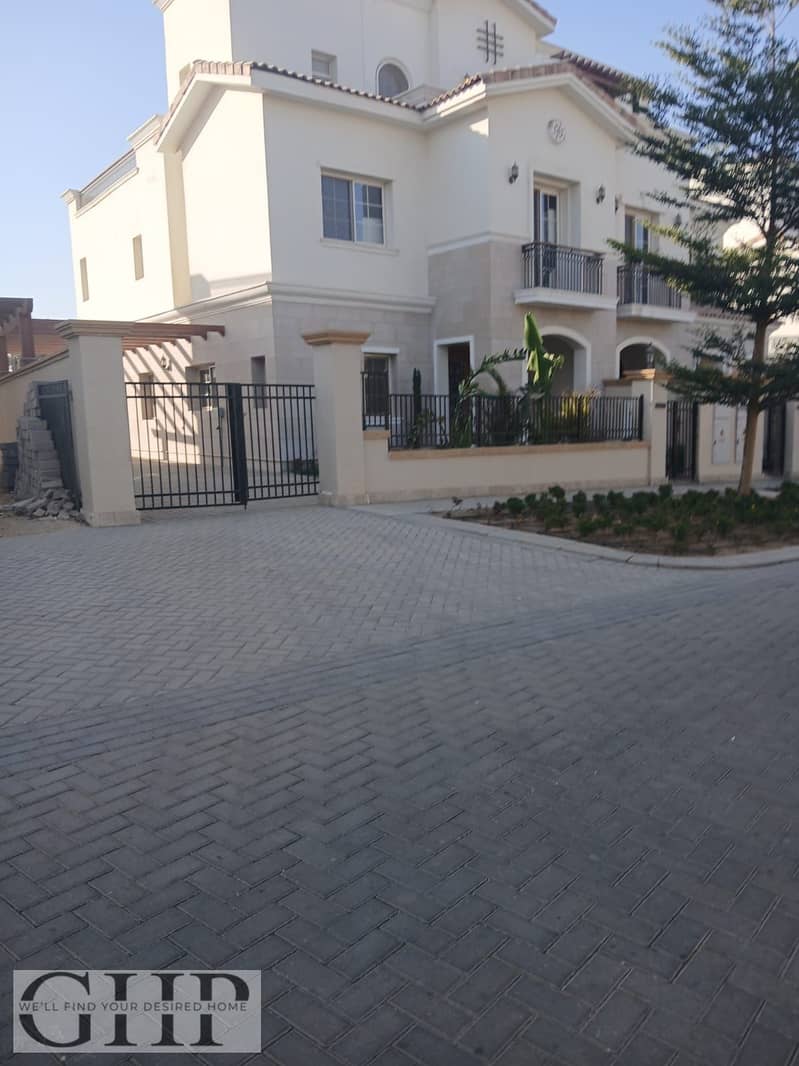 4 6cd6ec1b-8b52-4a59-a7fb-ea451c50de42. jpg