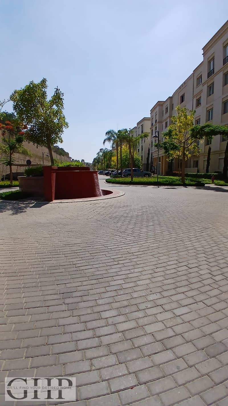 5 38249d58-579a-4a2c-a90d-670f1efa1f5c. jpg