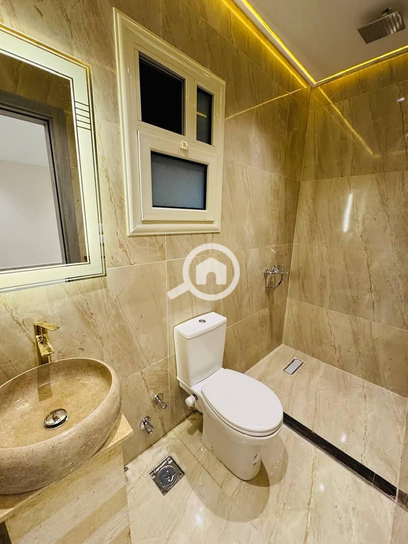 16 68f5b76d-022b-4e7e-8cb3-28bdda30bf34. jpg