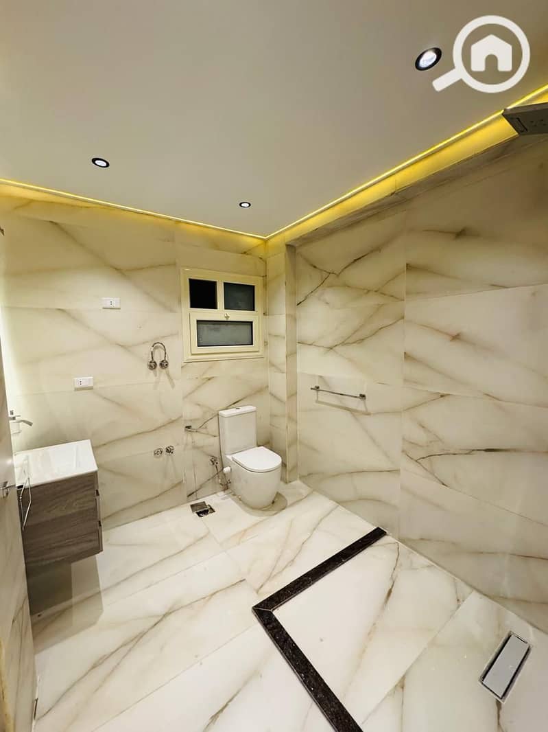 17 825101e4-a756-44d9-8df6-01e46544f339. jpg