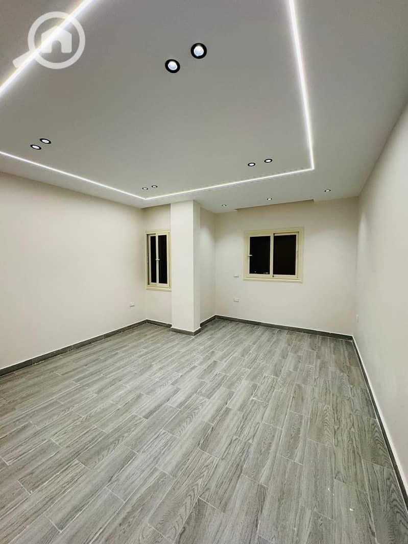 18 ee1b446e-d594-4706-ad91-f9ccc5eb4c22. jpg