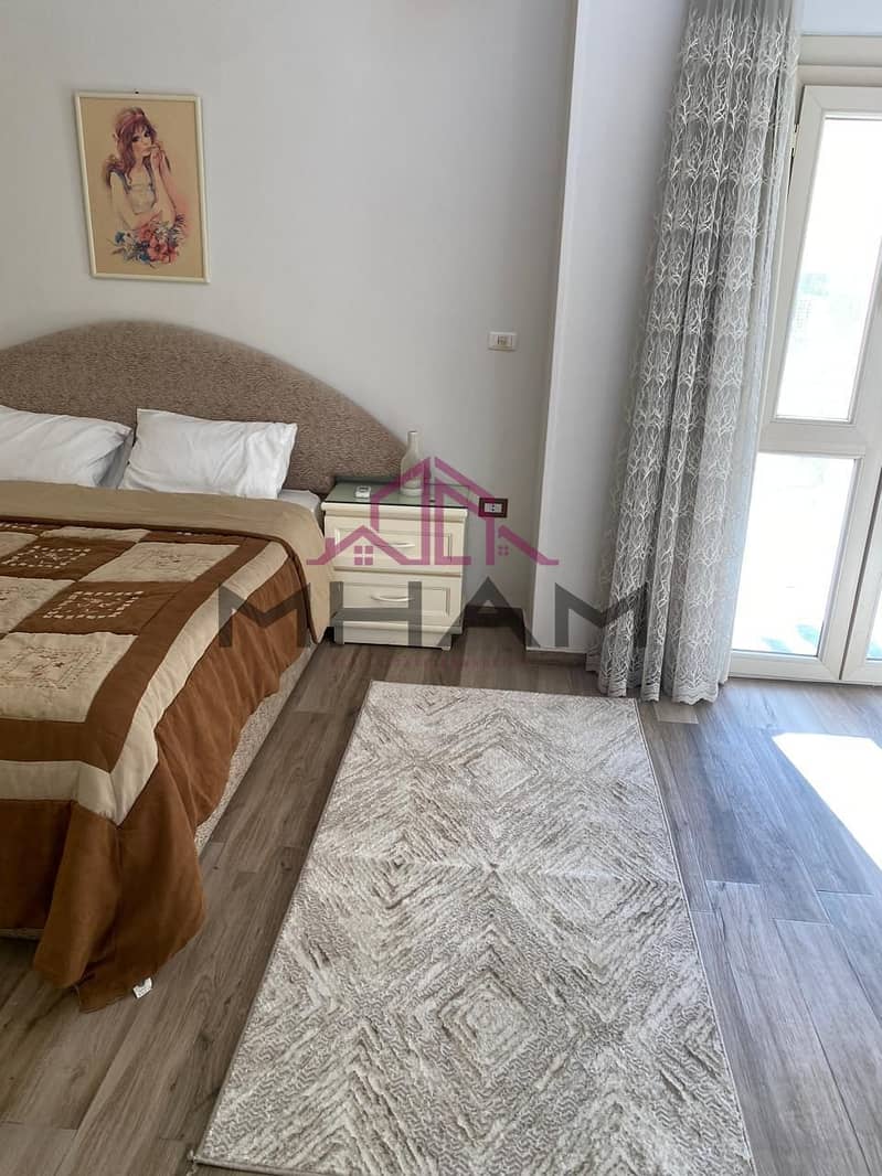 4 photo_5996580068655827927_y. jpg