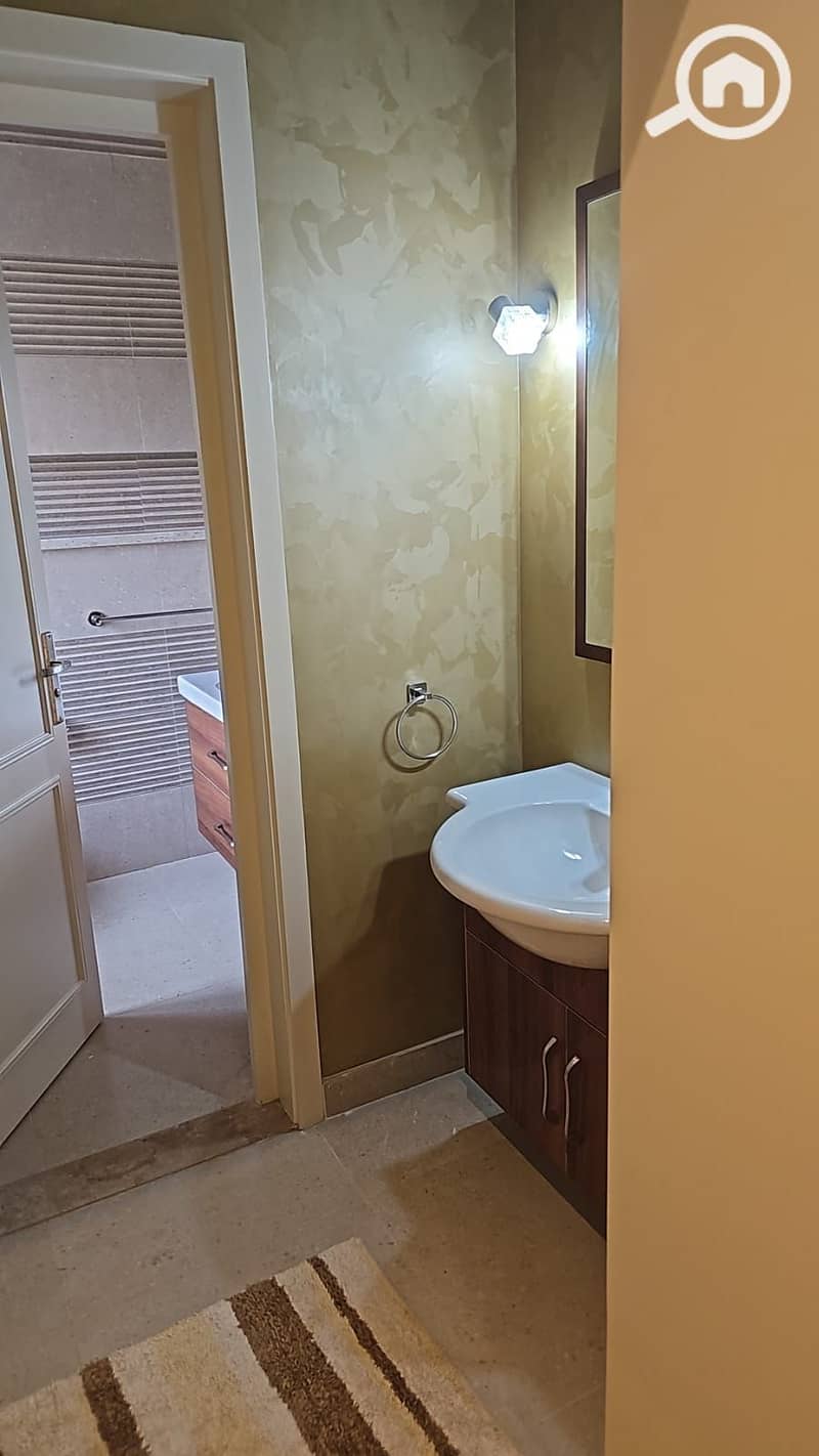 6 e517106b-6885-4238-8f69-5d41ddfecca2. jpeg