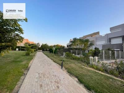 4 Bedroom Townhouse for Sale in 6th of October, Giza - 0f3828fd-e908-4049-aba1-8c932bd9c091. jfif. jpg