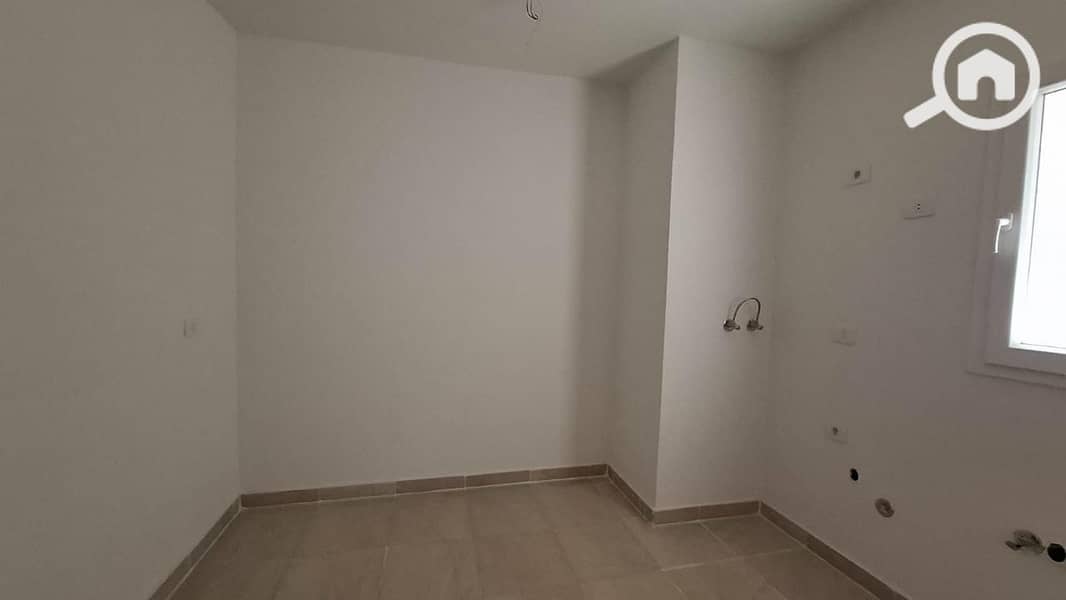 7 242baaa3-7264-494e-8e49-6f3beabf6a6a. jpg