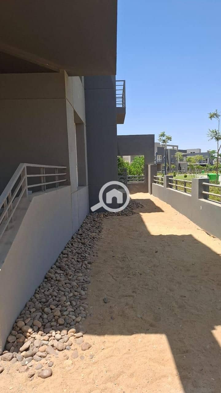 9 c1a51cc3-da0c-469e-90ee-b84a9136cffb. jpg