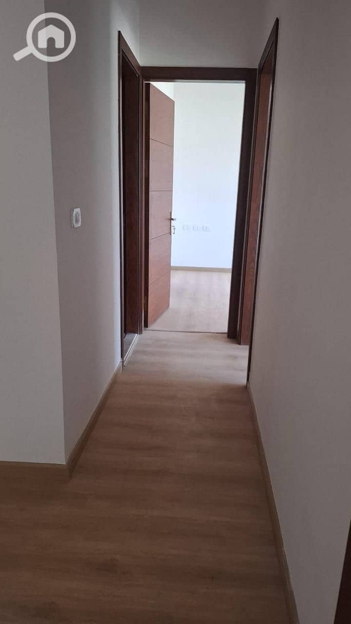 10 ca95842d-ac3d-4b8a-b10a-134bbe9f5056. jpg