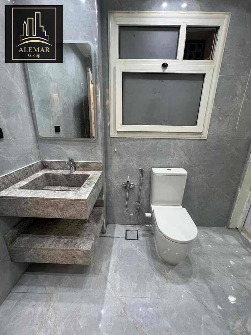 12 670d8d4e-f737-41cf-9135-cec98f91d48a. jpg