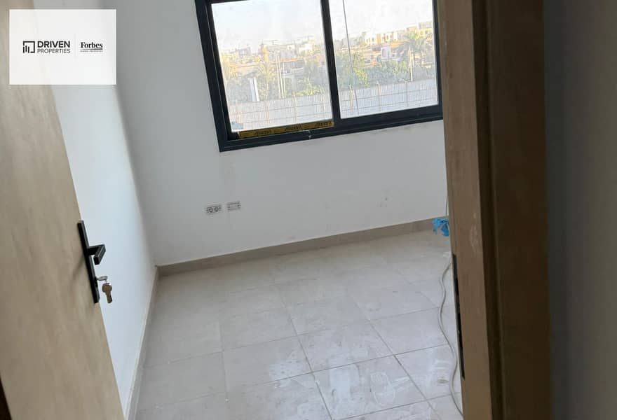 8 287197da-4f4a-46b8-aebc-4415d0ae84b0. jpg