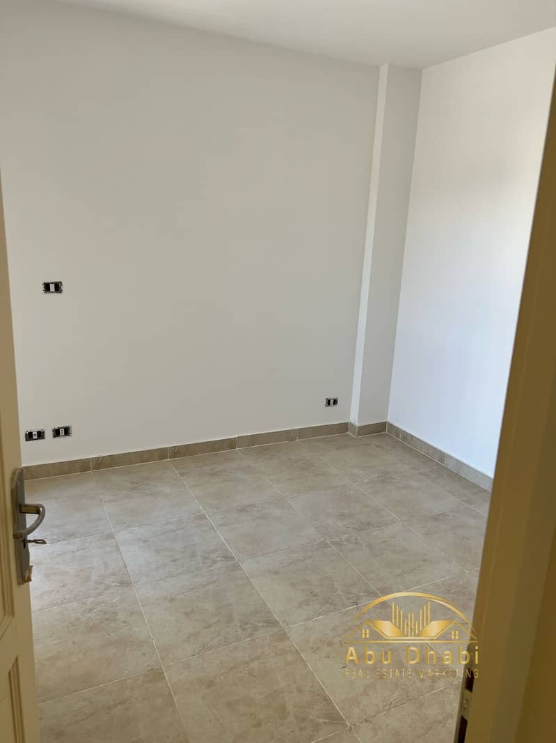 9 744611f6-3d1f-4d36-be0e-fb49db93817c. jpg