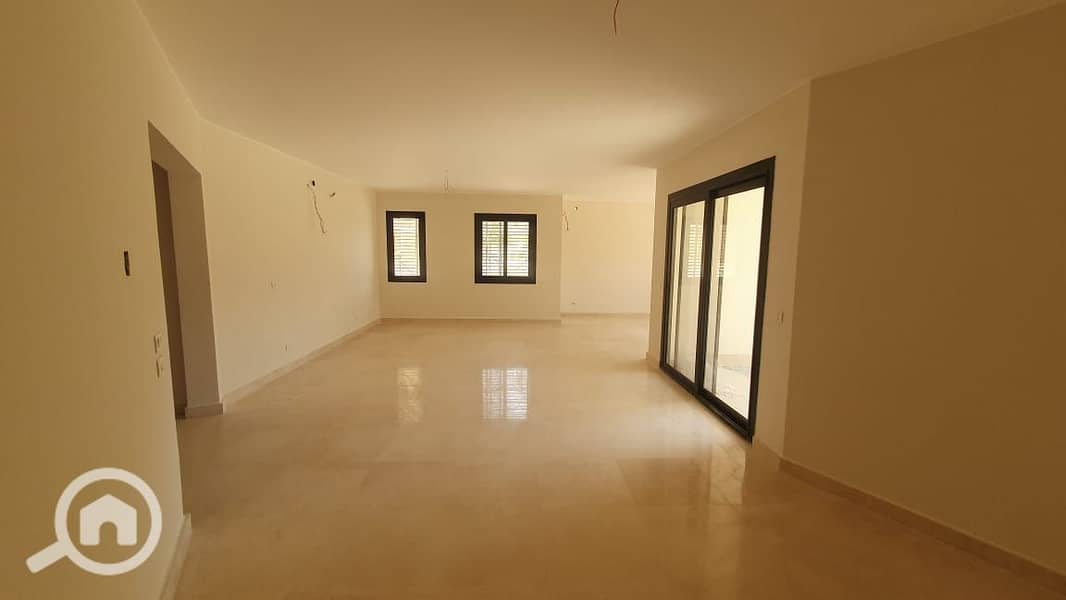 7 e8a2f9b8-1e34-46d0-9ef2-01f02bf17767. jpg