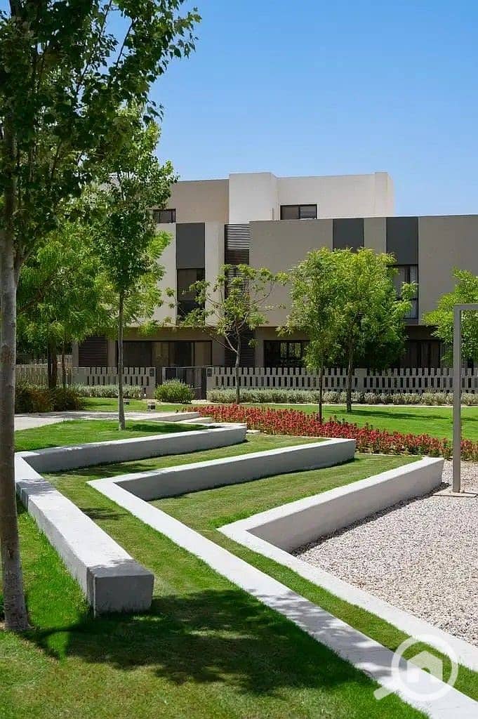 8 30776385-800x600. jpg