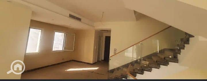 2 d25cdc11-038a-46b7-8dcb-c7e590a1efb6. jpg