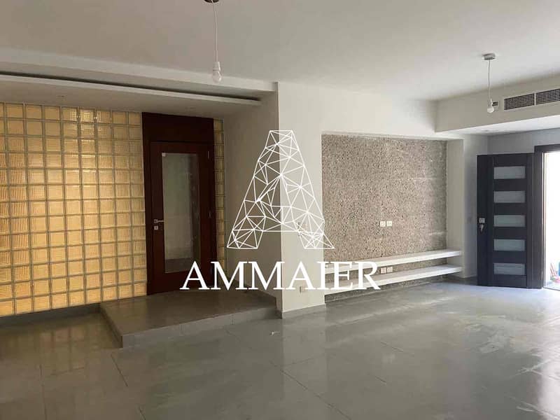 25 b77e0f5b-9f32-467e-9cbd-17f0cb056cf5. jpg