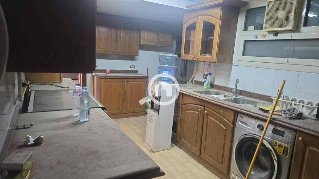 10 83e1cefe-818e-4780-9375-2b80cdab63d5. jpg