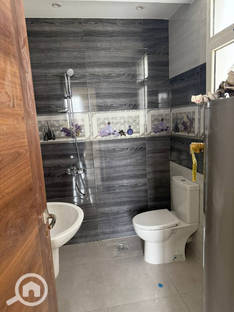 13 c12438f2-1cf6-4ce0-b091-9755b0d435d6. jpg