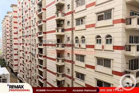 فلیٹ 3 غرف نوم للبيع في سموحة، الإسكندرية - 1. jpg