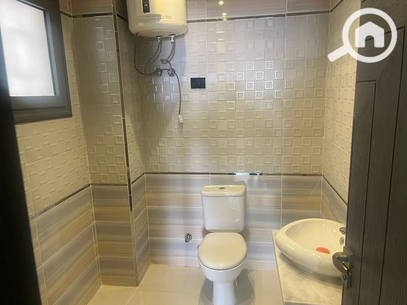 3 df2f3d19-4f80-4e2e-9575-bdfa0368567d. jpg