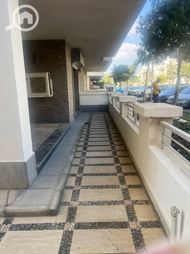 10 022b7181-3040-4338-9525-ff5d5c3f3c65. jpg