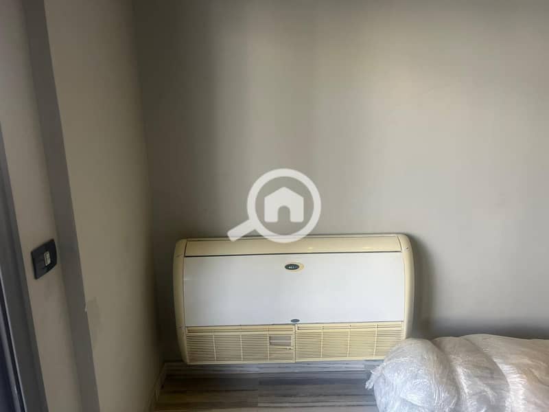 15 f0f6b17c-ce3a-499d-9e26-ab5c3f50aa0e. jpg