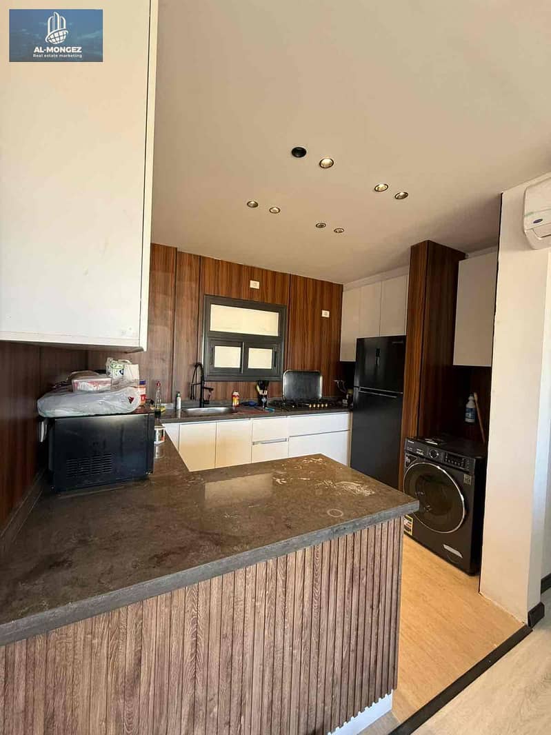 4 70a92c30-6a4c-4e9b-b1f2-8d12e839b707. jpg