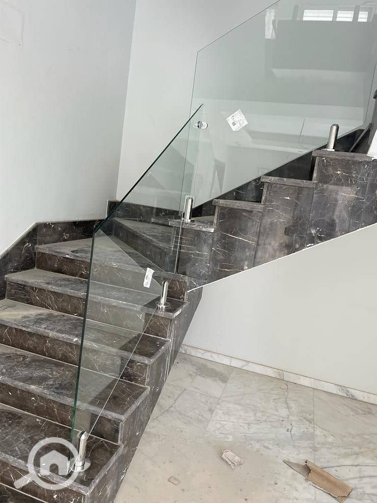 4 09e4ed75-0a11-4316-86b7-f3a1ec0ee137. jpg