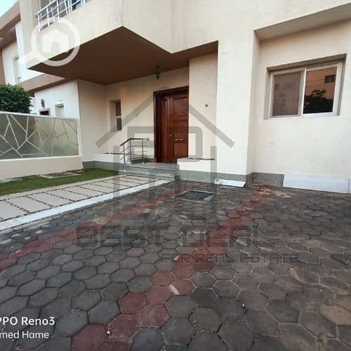 10 ea18570f-a81e-436a-80b4-c483c66e5583. jpg