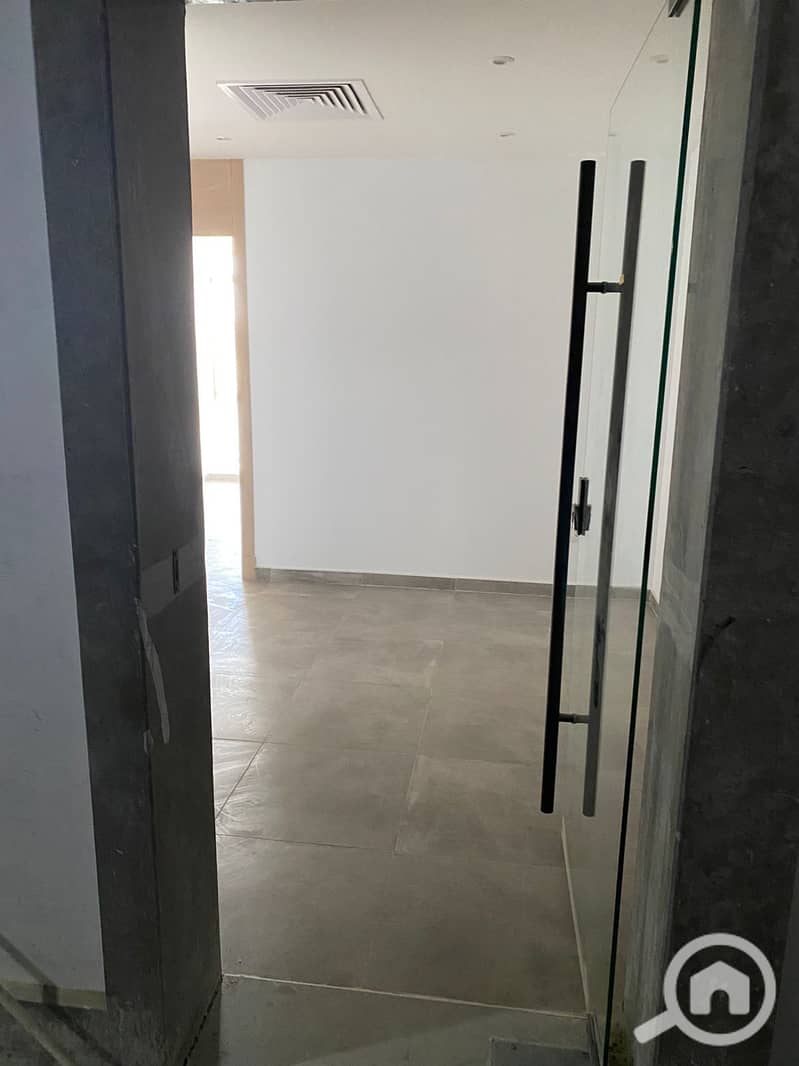 6 d7cae25b-d165-488e-adcc-4d53ed2432e4. jpg